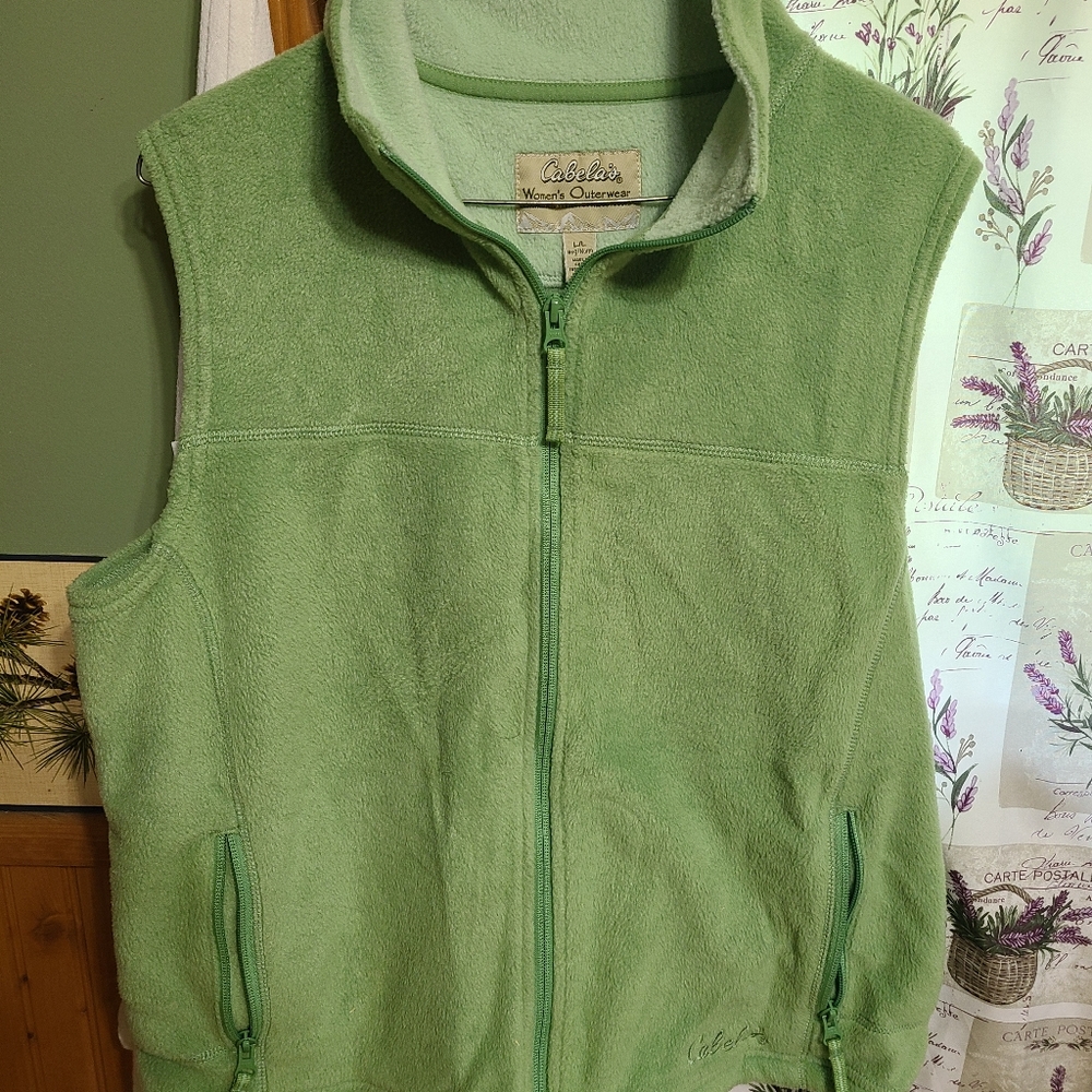 Cabela's womens outerwear. Green vest. SIZE L